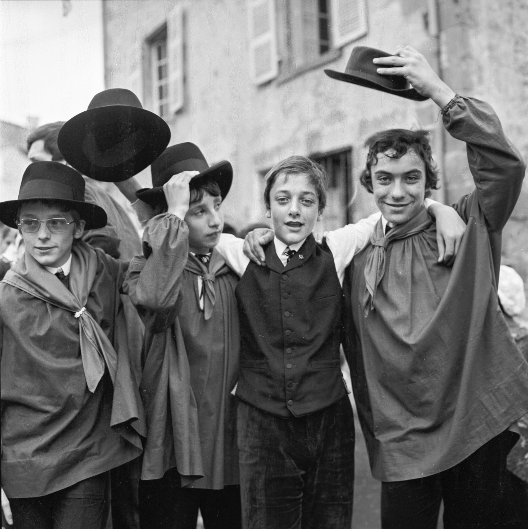 Le Chantou, groupe de danse folklorique, Mirefleurs, Avril 1973