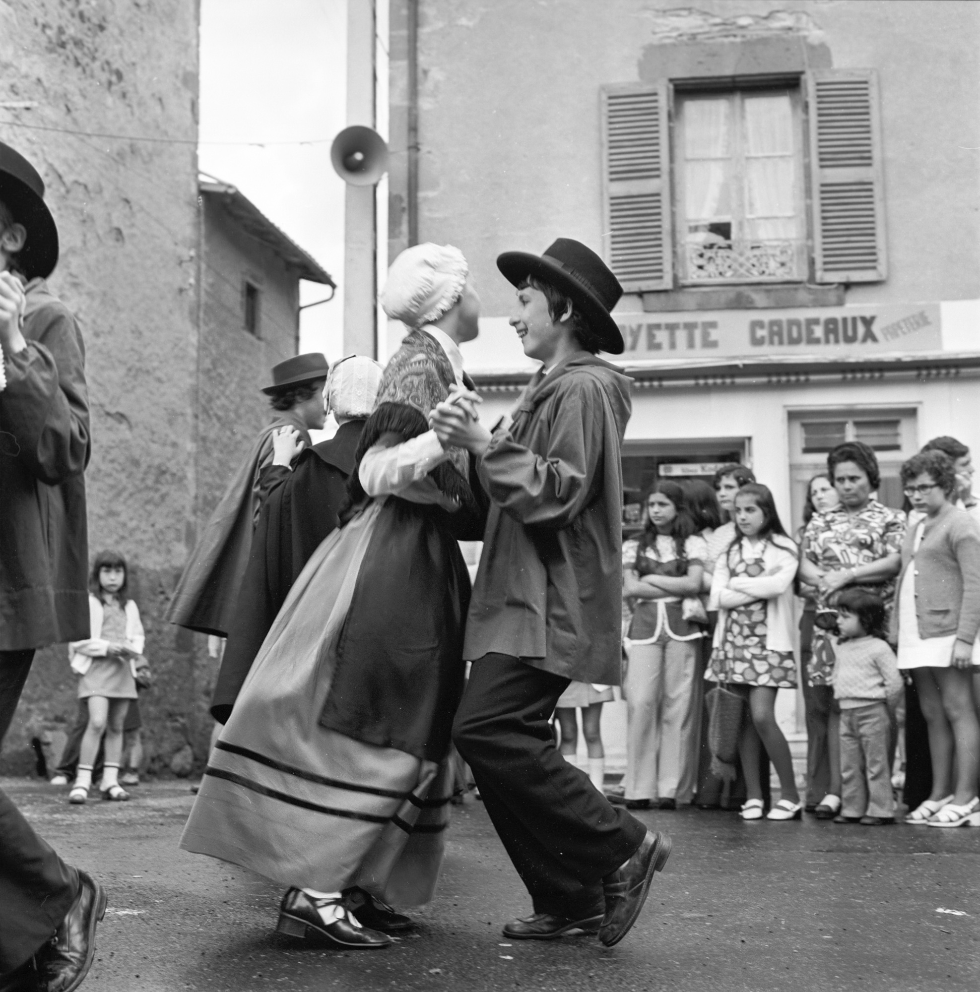 Le Chantou, groupe de danse folklorique, Mirefleurs, Avril 1973