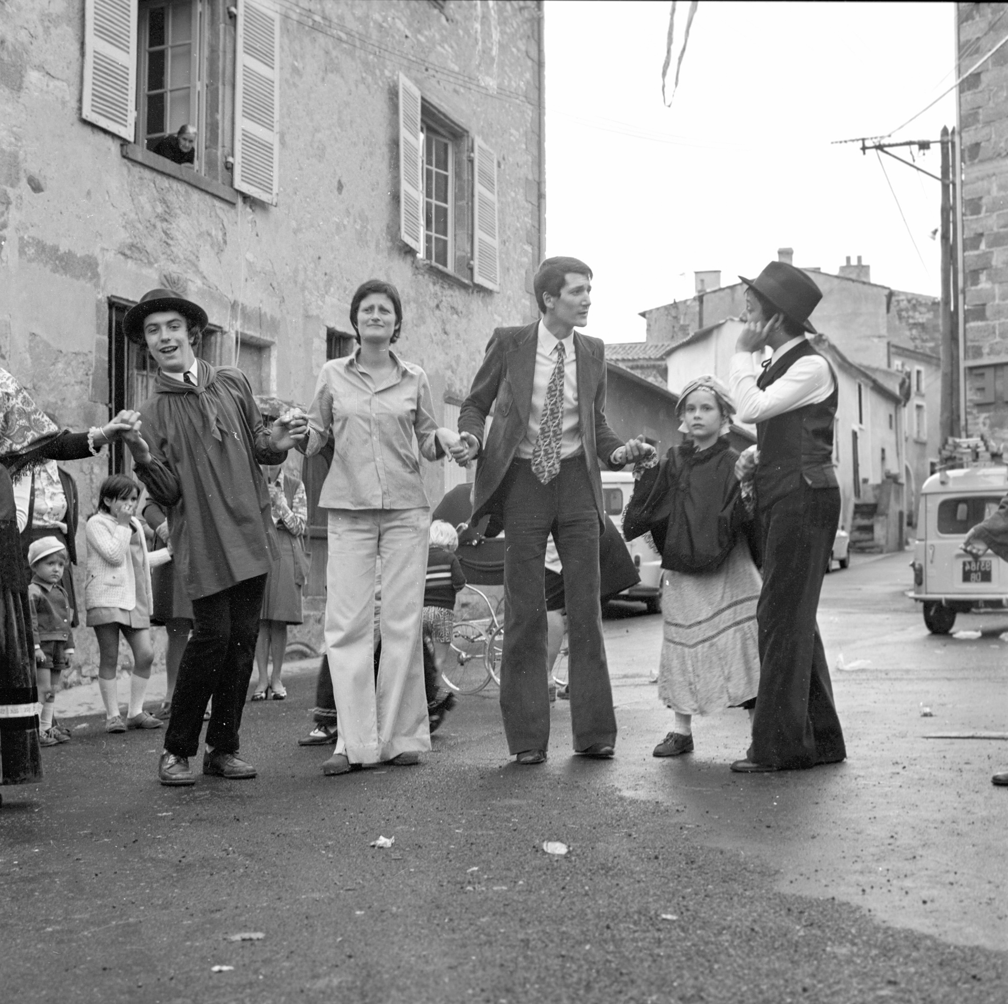 Le Chantou, groupe de danse folklorique, Mirefleurs, Avril 1973