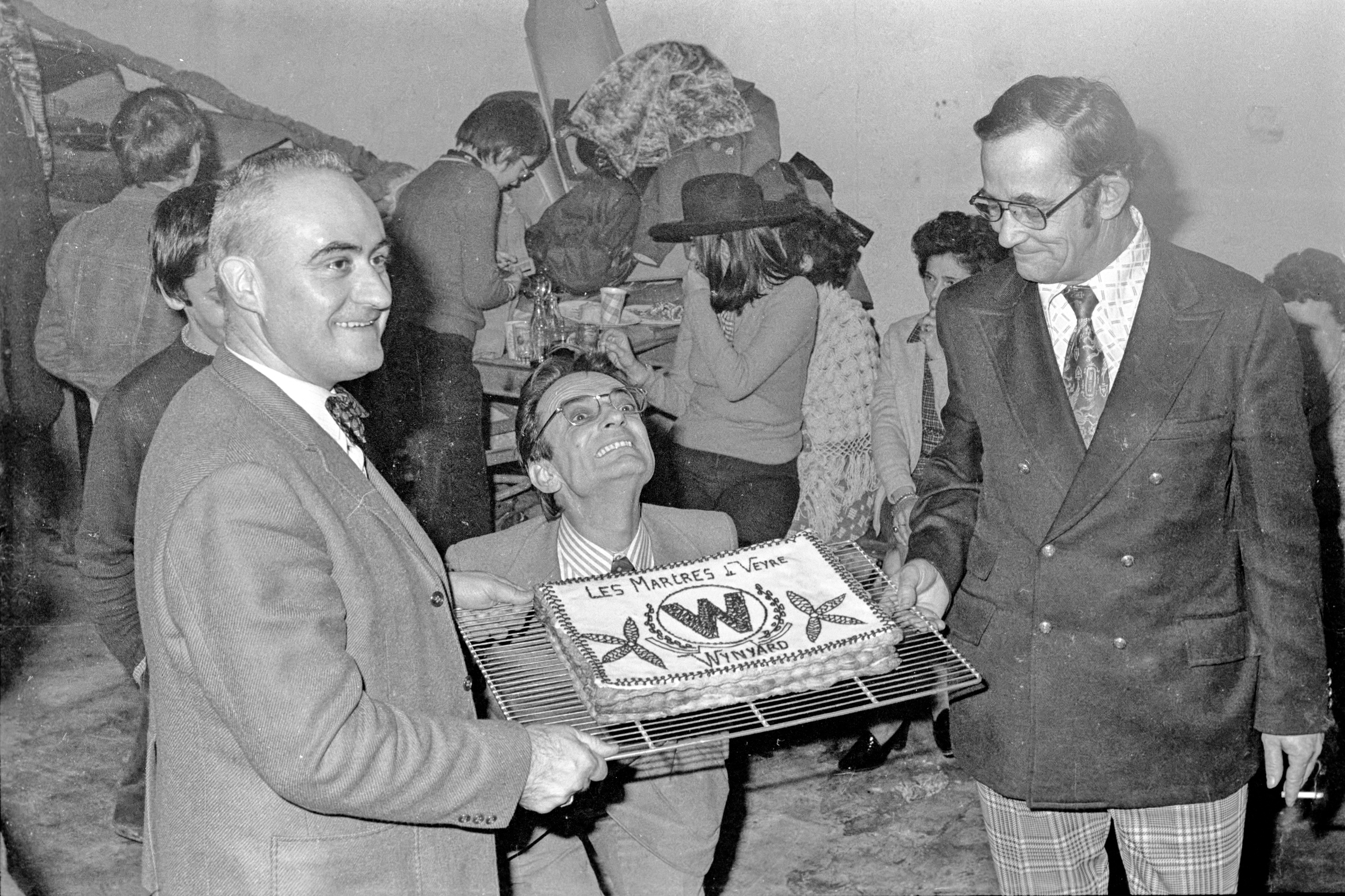 Fête à  l'occasion du jumelage des Martres-de-de-Veyre avec la ville canadienne de Wynyard, décembre 1974