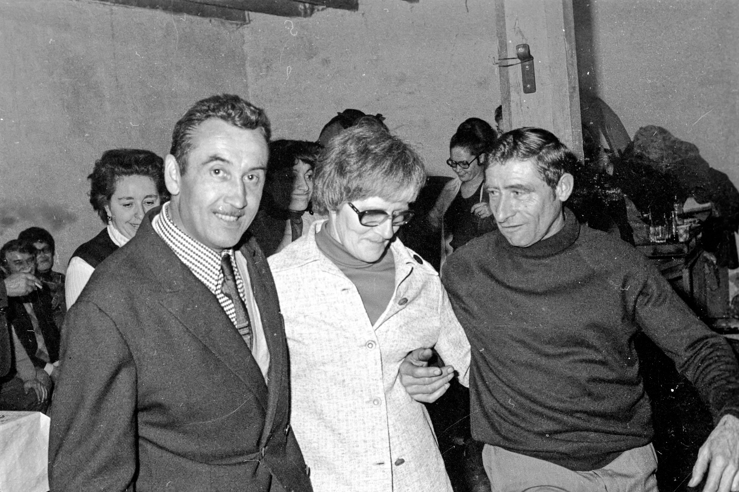 Fête à  l'occasion du jumelage des Martres-de-de-Veyre avec la ville canadienne de Wynyard, décembre 1974