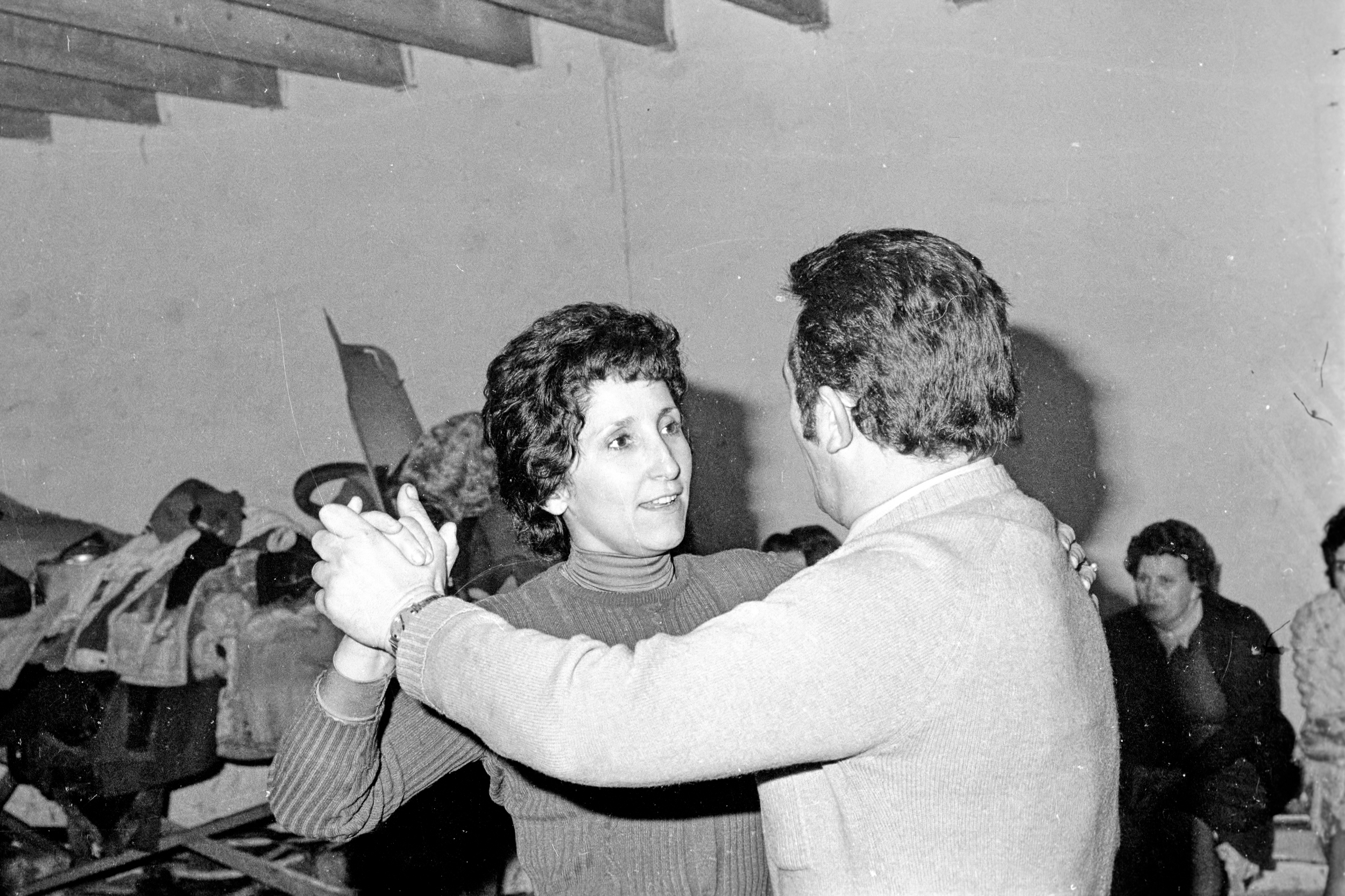 Fête à  l'occasion du jumelage des Martres-de-de-Veyre avec la ville canadienne de Wynyard, décembre 1974