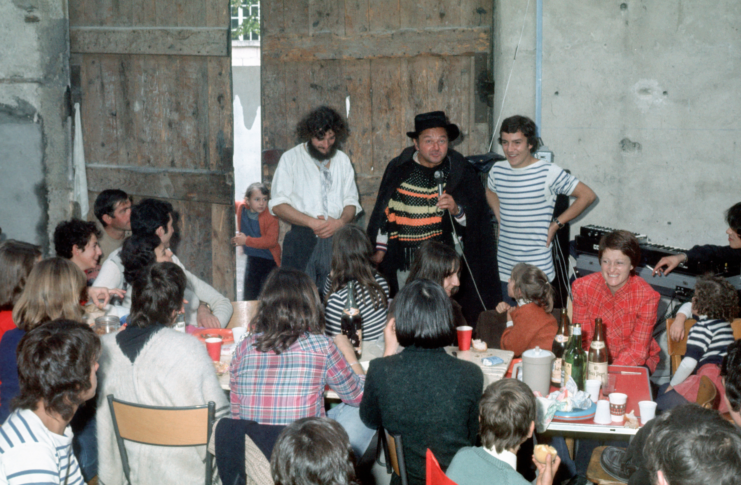 Fête avec les Magayants. Les Martres-de-Veyre. Septembre 1976