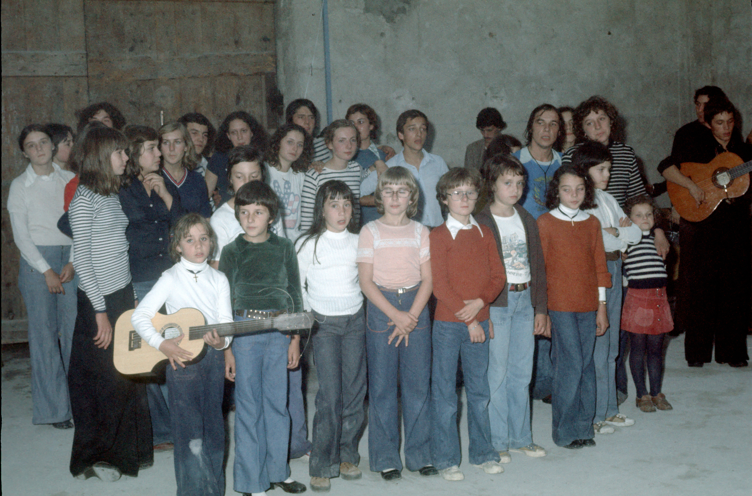 Fête avec les Magayants. Les Martres-de-Veyre. Septembre 1976