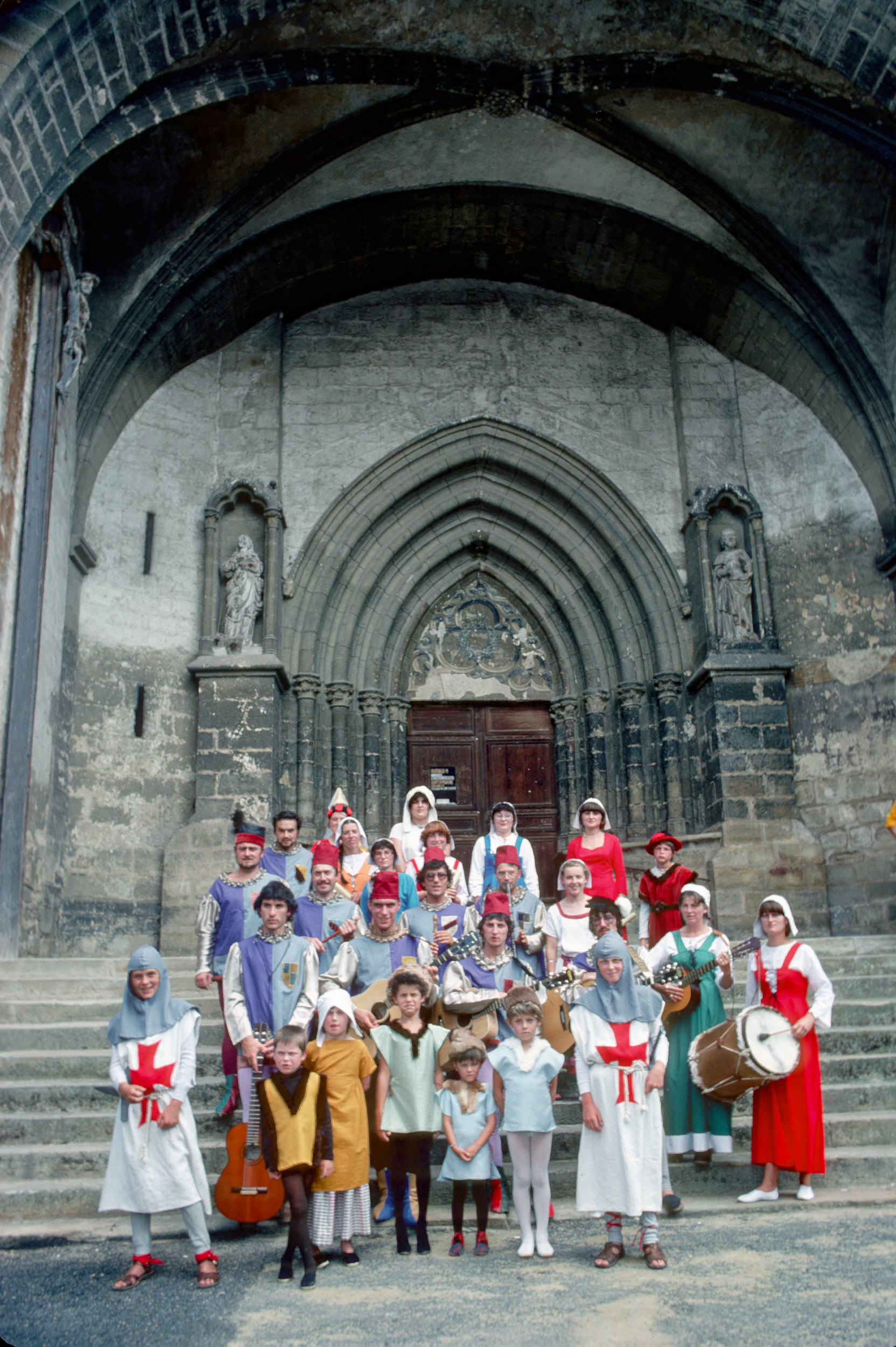 Participation du Chantou aux fêtes médiévales de Billom, août 1979