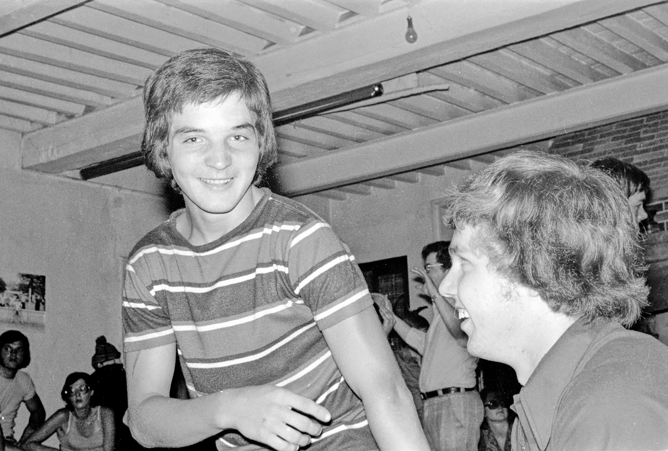 Accueil d'une délégation de jeunes canadiens suite au jumelage des Martres-de-de-Veyre et de Wynyard, aôut 1973