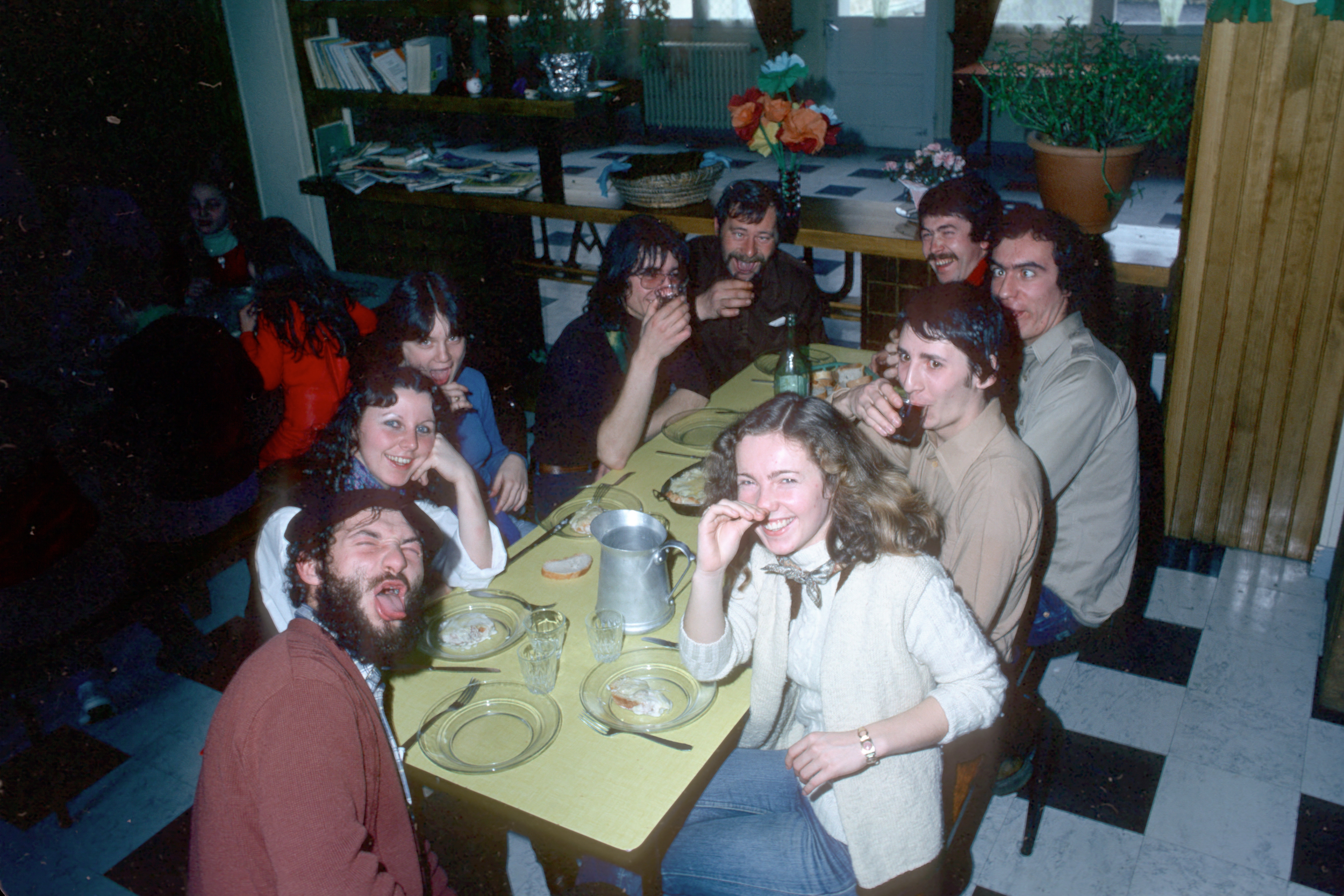 Groupe chant du Chantou à Bagnols, février 1978